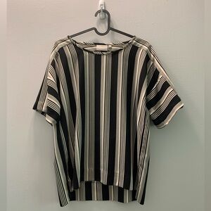 Business Causal Stripped black and off white tee by In Wear